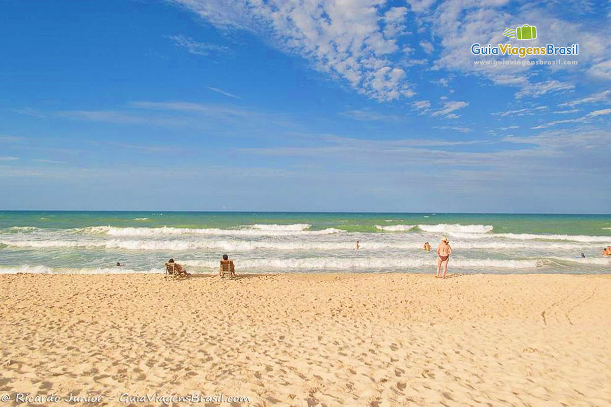 Imagem de um belo dia de sol na linda Praia do Futuro.